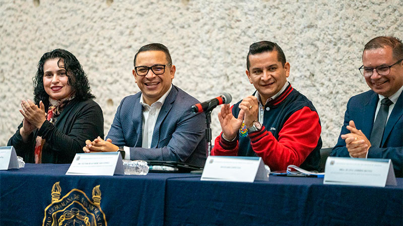 Lleven el humanismo a las clínicas y hospitales, señala secretario Académico ante estudiantes de Pregrado  