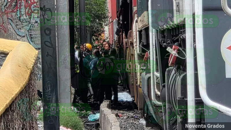 Tren arrolla a dos policías municipales de Querétaro; hay un muerto 