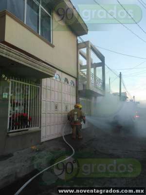 Se quema auto en Zacapu, Michoacán; ignoran las causas del siniestro - Foto 1 