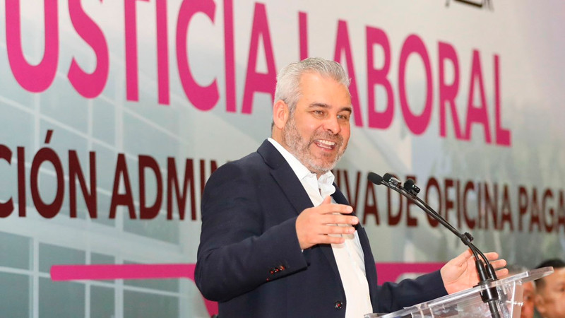 Bedolla regulariza situación laboral para cerca de 2 mil docentes michoacanos 