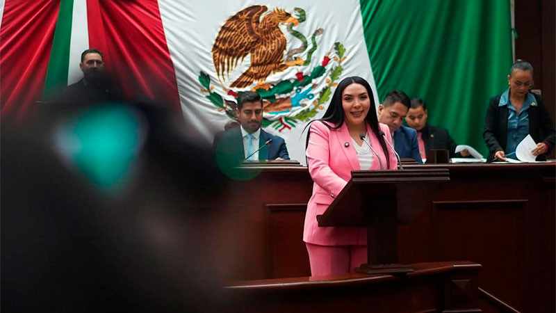 Adriana Campos exige reubicación urgente de la caseta de cobro en Zinapécuaro 