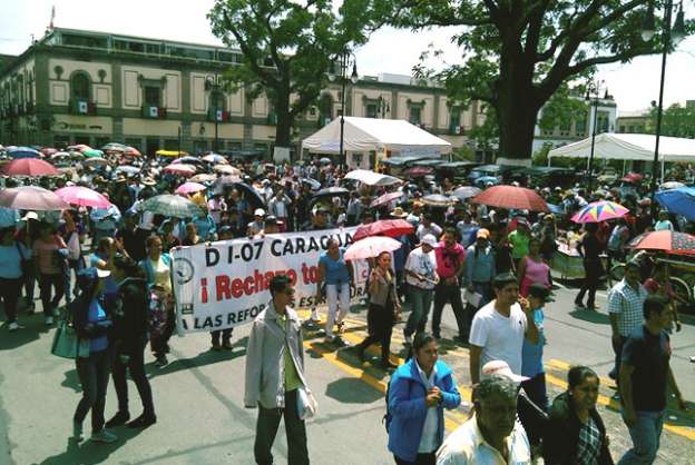 Suspenden evaluaciones docentes en Michoacán y Oaxaca 