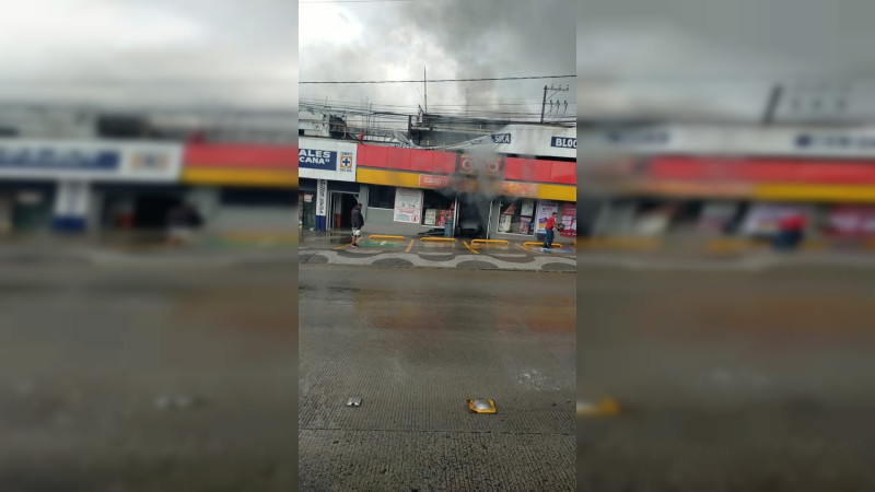 Arde Zitácuaro: Bloqueos, balaceras y quema de comercios generan alerta en el oriente de Michoacán