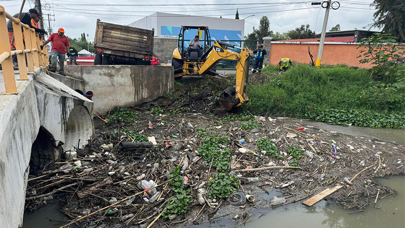 Realiza Ayuntamiento de Morelia trabajos de desazolve en el Río Grande  
