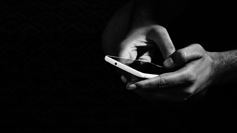 El uso del celular crea daño emocional, según nueva herramienta psicométrica 
