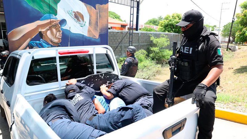 En "Operación Sable": detienen a elementos de la Policía Municipal de Juchitán, Oaxaca; fuerzas federales toman el control de la seguridad del municipio  
