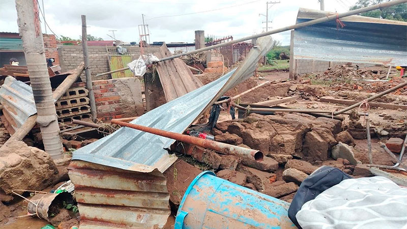 Desbordamiento de bordo por lluvias deja dos lesionados y 467 personas afectadas en Ocampo, Guanajuato