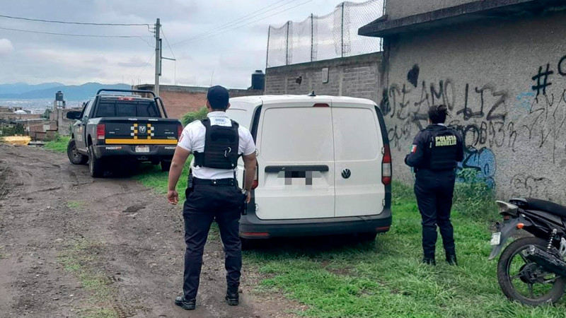 Autoridades aseguran vehículo robado, en Morelia, Michoacán 