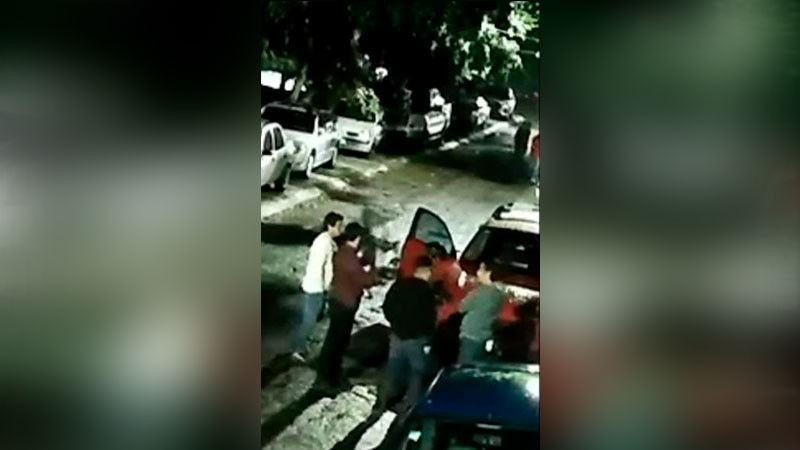 Cesan a Policía de Investigación que sacó a relucir sus armas de cargo en una borrachera en Morelia, Michoacán 