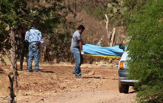 Localizan el cadáver baleado de un hombre en Múgica, Michoacán 