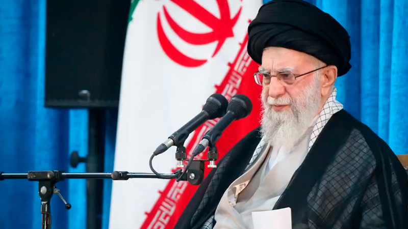 Líder supremo de Irán reaparece y afirma que su país dio una "bofetada" a EEUU y aplastó a Israel 