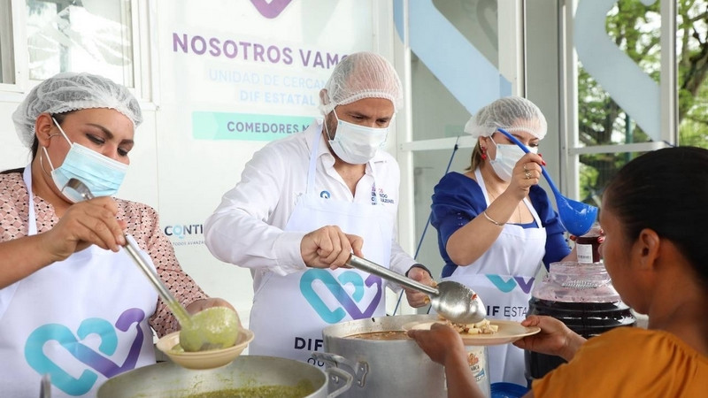 Cocina Móvil del SEDIF opera en Arroyo Seco, Querétaro 