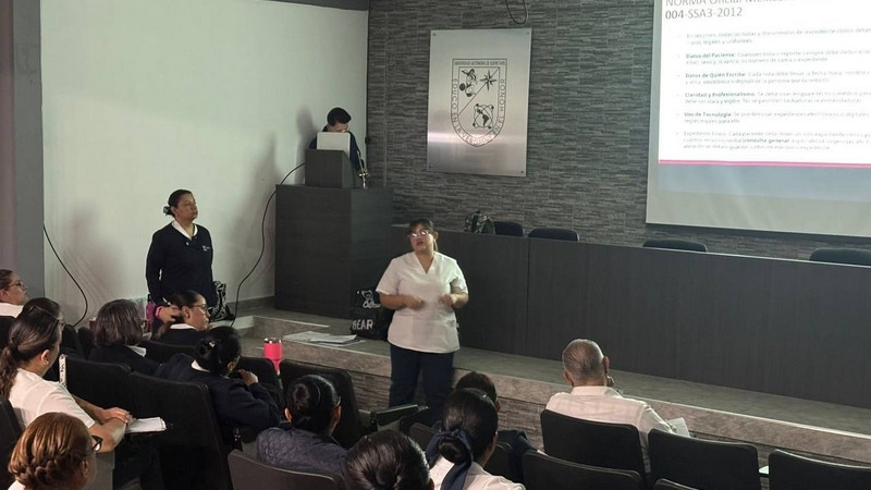 Profesionales de Enfermería se capacitan en el Programa de Vacunación Universal 