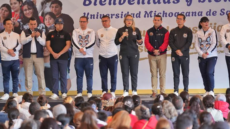 Seamos una familia nicolaita, invita Yarabí Ávila a padres y madres de aspirantes a ingresar a la UMSNH 