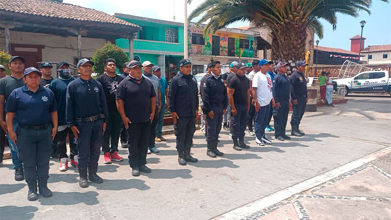 Kuarichas de Jarácuaro se defienden con "palabras" ante la falta de certificación para portar armas 