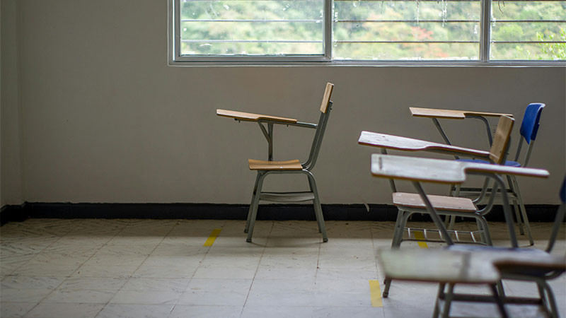 Inundación dejó atrapados a menores en sus aulas de clase en Acolman, Estado de México 