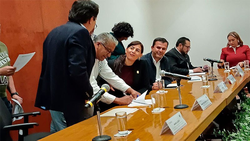 CNTE busca recategorización y salarios justos para maestros en Michoacán 