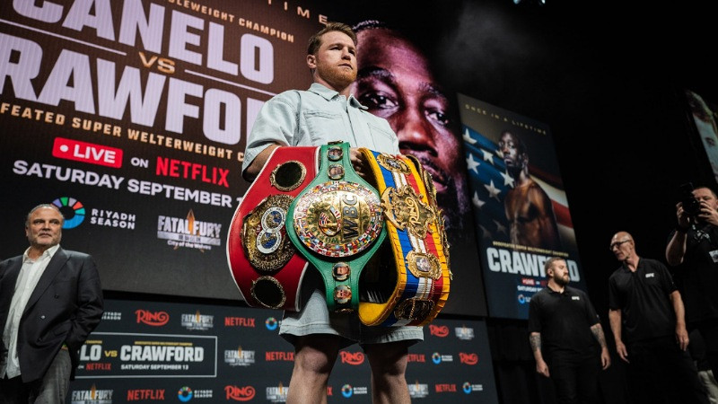 Trasciende que Canelo Álvarez rechazó oferta de 10 millones de dólares de Tesla en apoyo a migrantes mexicanos 