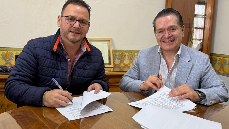 Firman convenio de colaboración UTEQ y Escuela de Bachilleres UAQ 