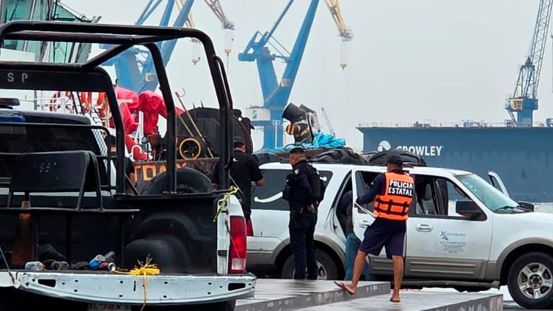 Auto con dos tripulantes cae al mar en Veracruz; no hay sobrevivientes  