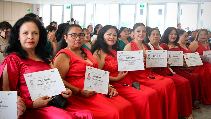 Más de 460 mujeres fortalecen su autonomía con talleres CECADES del DIF Morelia 