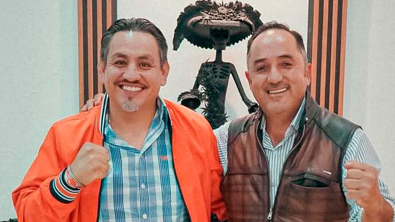 Víctor Manríquez se reúne con el alcalde de Aporo, Agustín Torres y reconoce labor de las autoridades locales de la Fuerza Naranja  
