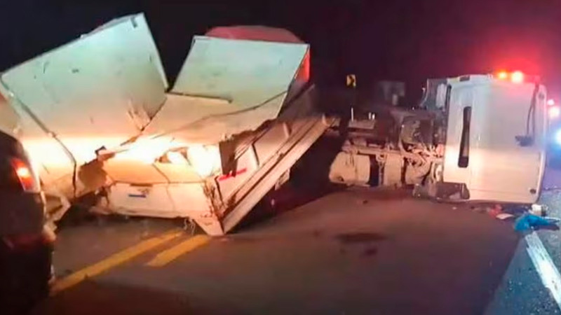 Al menos 8 muertos y 2 heridos por accidente vial en Zacatecas 