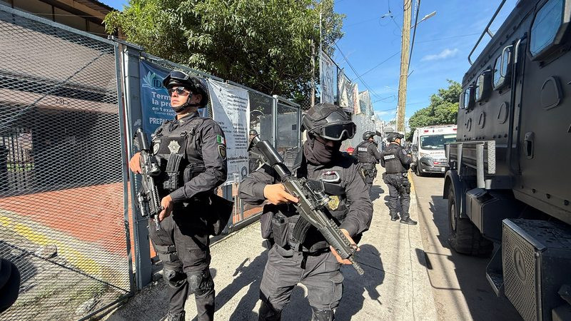Sujeto armado provoca movilización en centro comunitario de la Ciudad de México 