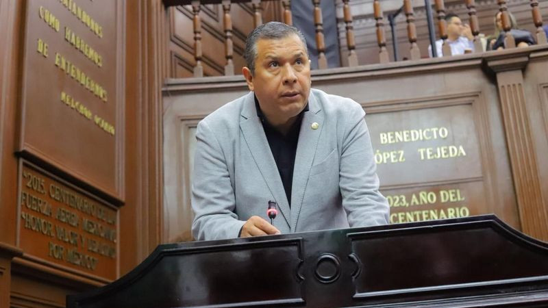 Juan Carlos Barragán propone que víctimas de accidentes viales no paguen grúas ni corralón en Michoacán 