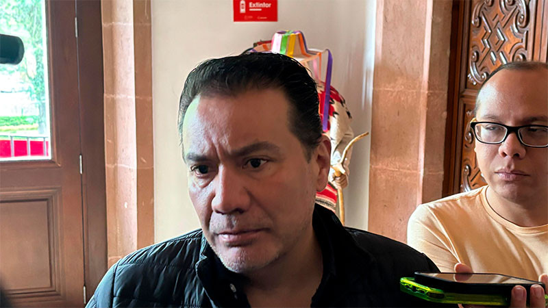 Lluvias afectan 38 negocios en la costa michoacana, expone Roberto Monroy 