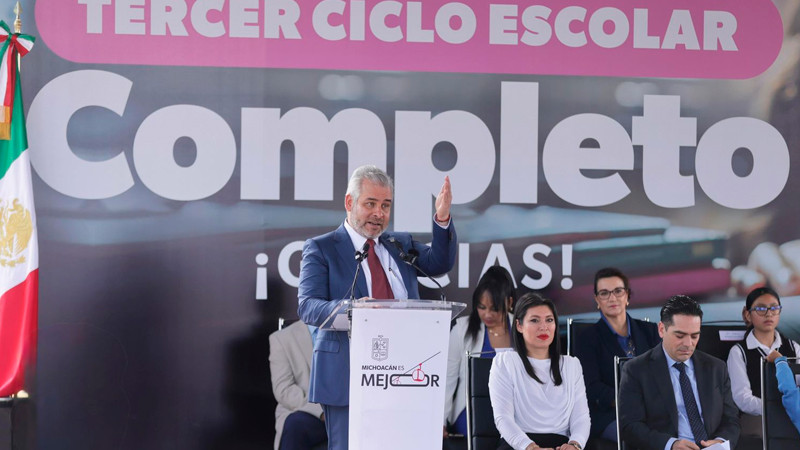 Michoacán logra un tercer ciclo escolar completo; Bedolla agradece a docentes  