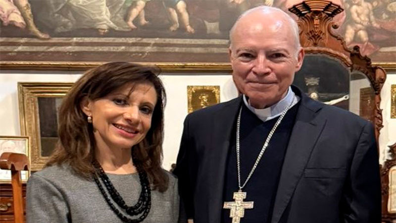 Designan a primera mujer como canciller en la iglesia católica 