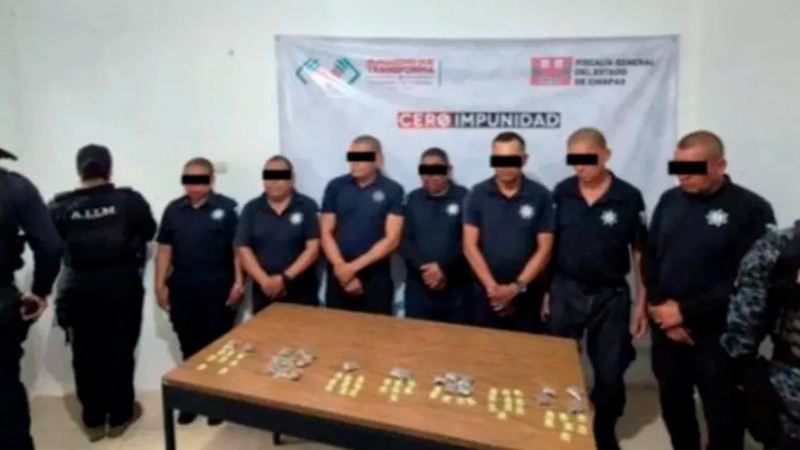 Caen 7 policías por vender estupefacientes, en Frontera Comalapa, Chiapas 