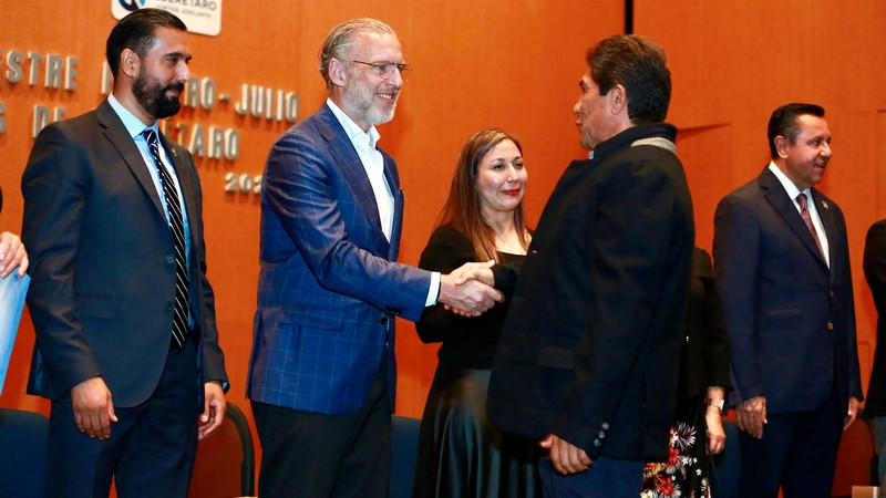 Reconoce Marco Del Prete al Instituto de Artes y Oficios por fortalecer el emprendimiento 