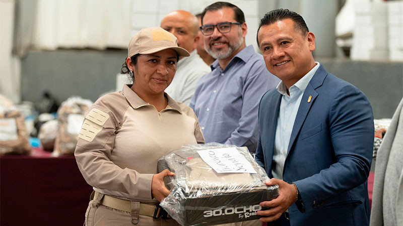 Entrega Gobierno de Michoacán uniformes a 44 rondas comunitarias de autogobiernos indígenas 