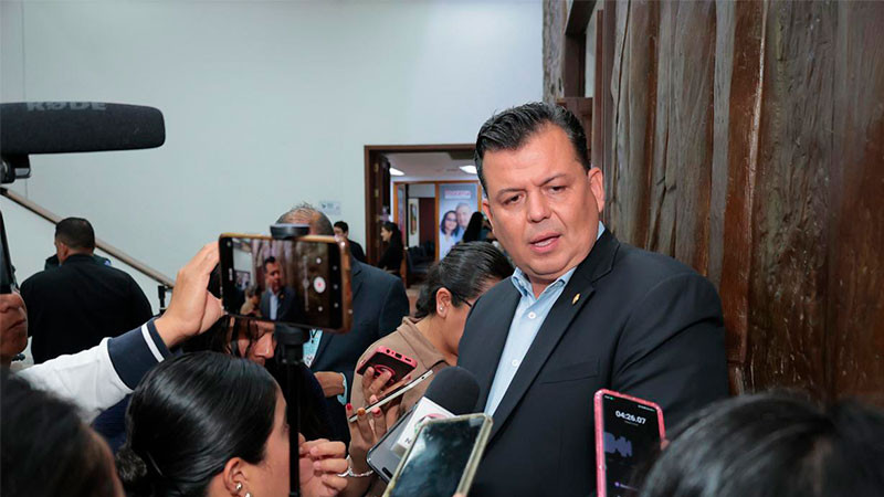 Memo Valencia ve a Carlos Manzo como candidato potencial, pero prioriza a los priistas 