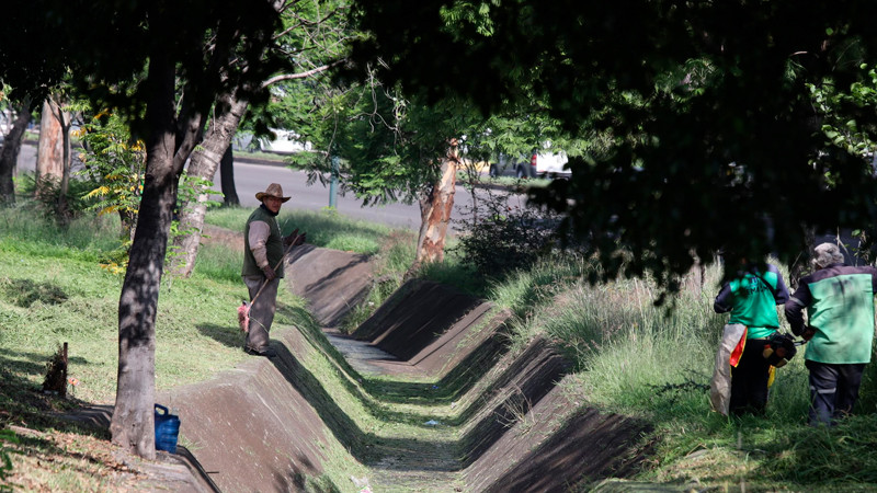 Brigadas del Gobierno de Morelia intervienen Libramiento Paseo de la República 