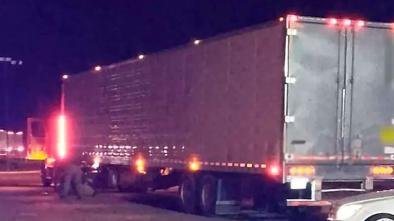 Aseguran 80 paquetes con enervantes dentro de tractocamión, en SLP; hay un detenido 