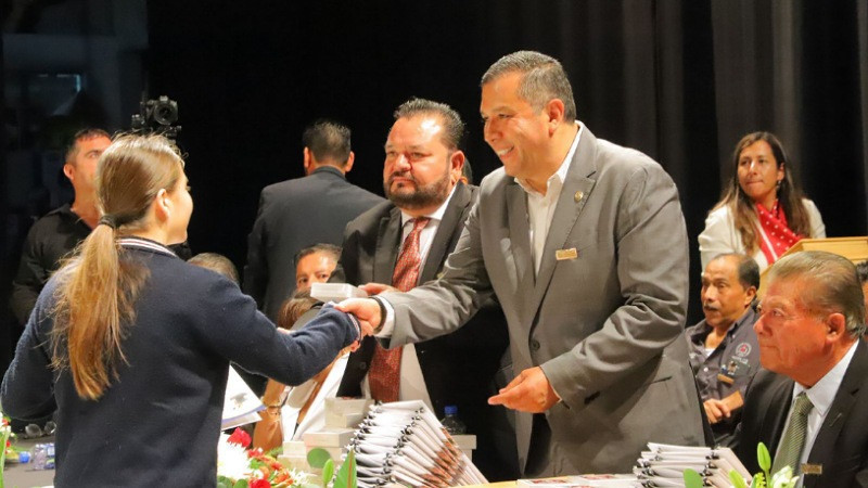 Impulsa Juan Carlos Barragán la campaña Fuera Tiliches Escolares 