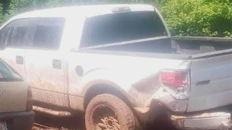 Hallan cadáver a bordo de una camioneta en las inmediaciones de la comunidad El Cuervo en Charo, Michoacán  