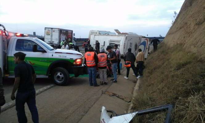 Dos accidente viales en la México-Puebla dejan un muerto y al menos 24 heridos - Foto 1 
