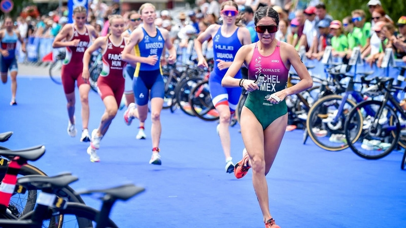 Culmina Regina Michel, triatleta queretana, entre las mejores 10 de Europa 