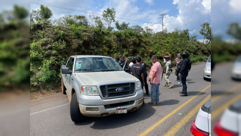 Un policía herido, saldo de choque armado en Tingüindín, Michoacán: Huyeron delincuentes arrojando ponchallantas y bloqueando vialidades 