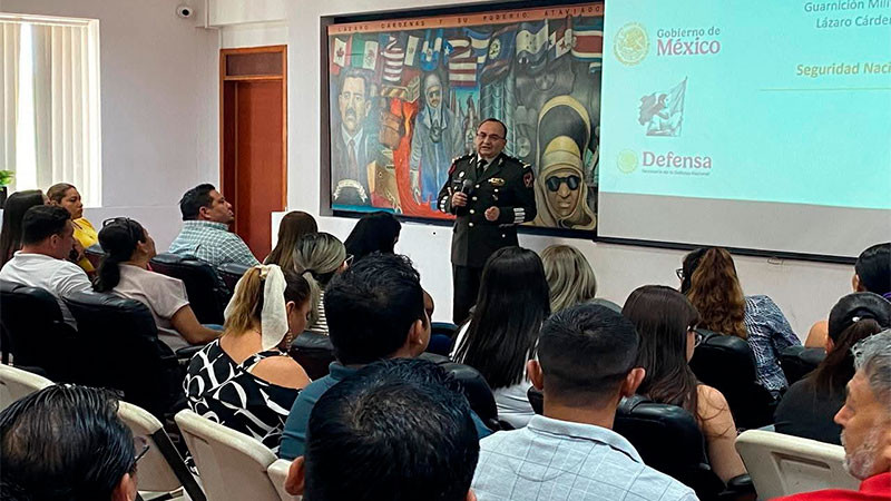 Realizan en Lázaro Cárdenas diálogo abierto entre autoridades civiles y militares sobre Seguridad Nacional 