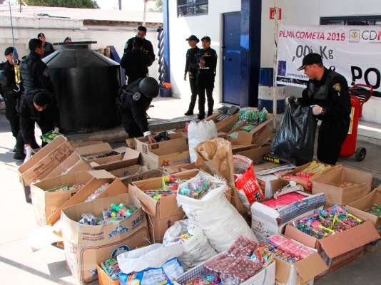 Decomisan 2 toneladas de pirotecnia en mercado de la Ciudad de México - Foto 0 