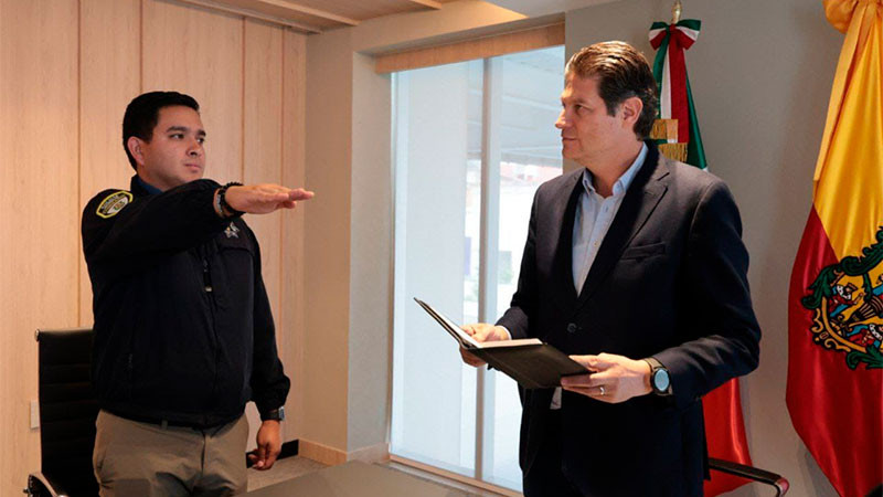  Alfonso Martínez toma protesta a Pablo Alarcón como comisario de la Policía de Morelia 