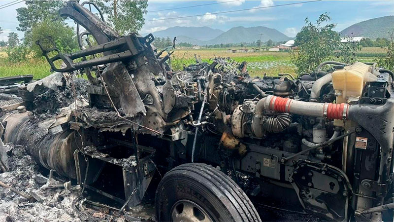 Se incendia tráiler accidentalmente en Ciudad Hidalgo, Michoacán 