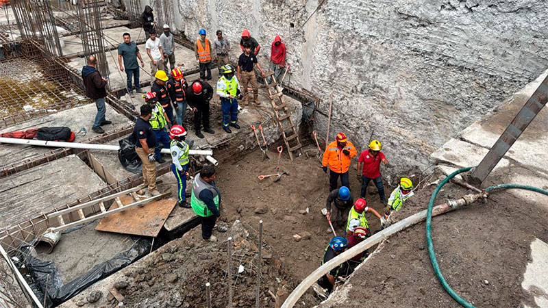 Fallece un hombre y otro está herido al quedar sepultados en construcción en la CDMX 