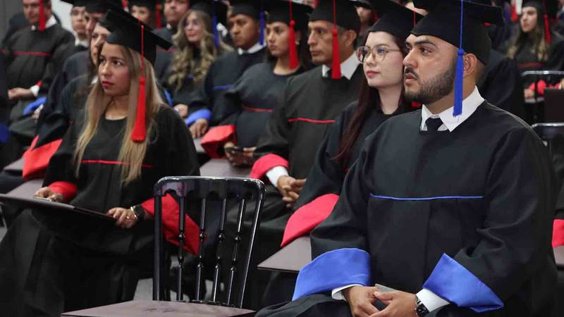 Un título de posgrado implica asumir la responsabilidad de transformar su entorno 