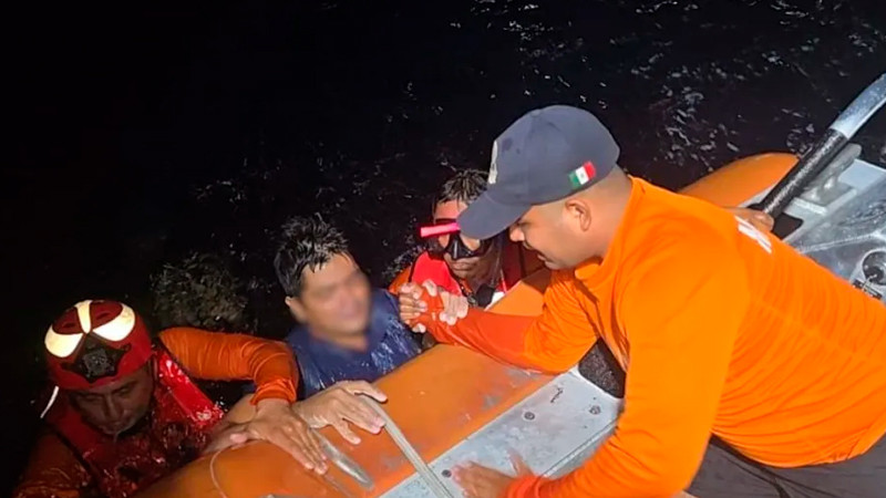 Rescatan a tripulantes de una aeronave que amerizó en costas de BCS 